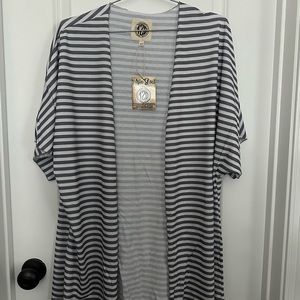NWT T2D Gray and White Stripe Kimono S/M